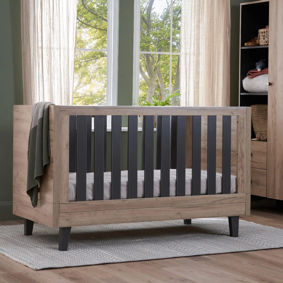 Como Cot Bed
