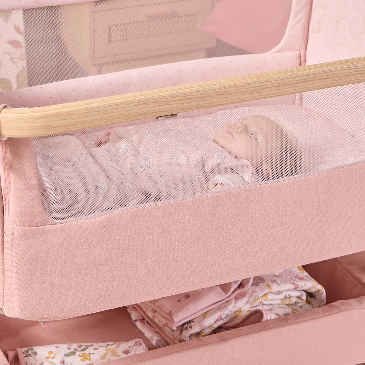 CoZee Air 2 Bedside Crib - Image 6