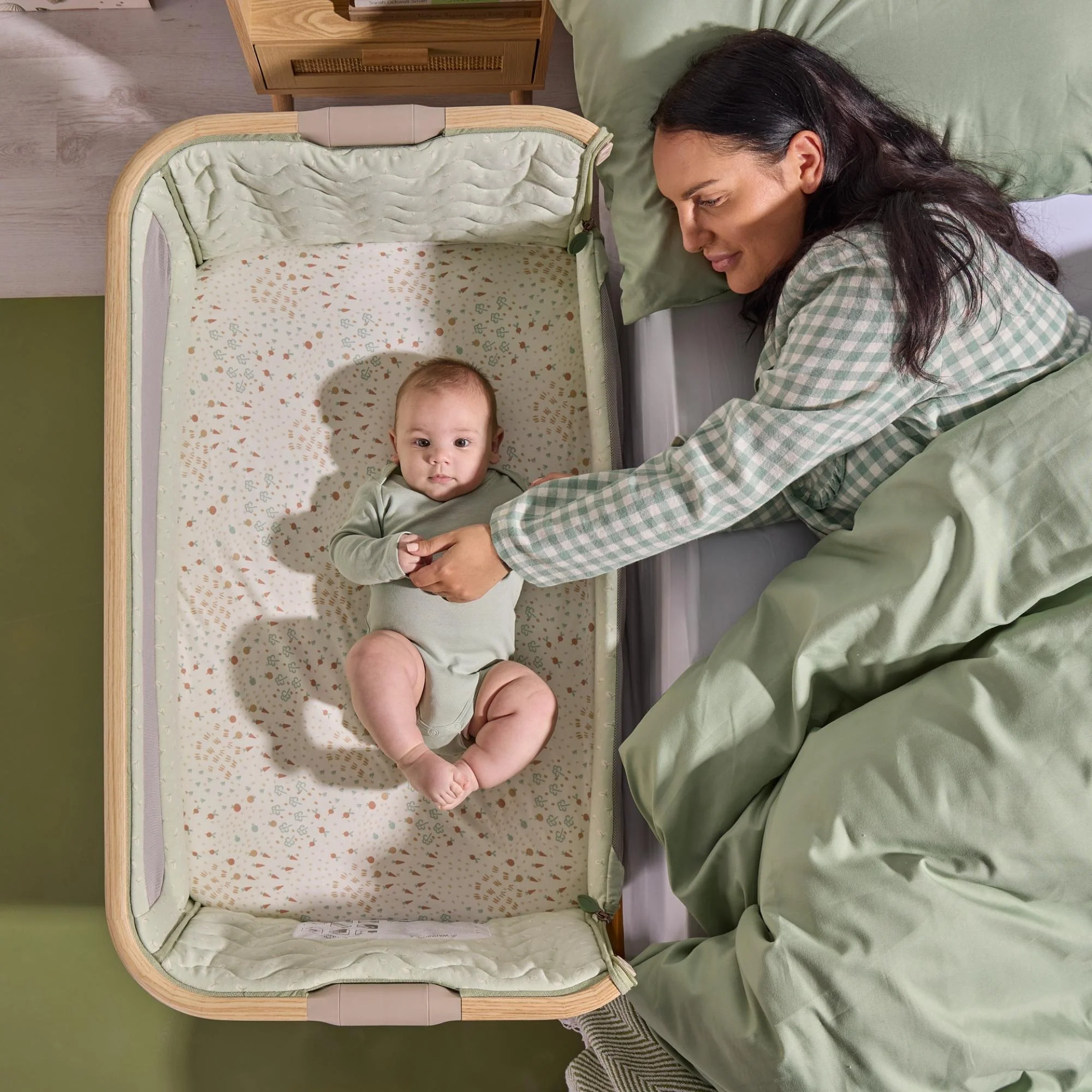CoZee Air 2 Bedside Crib - Image 3