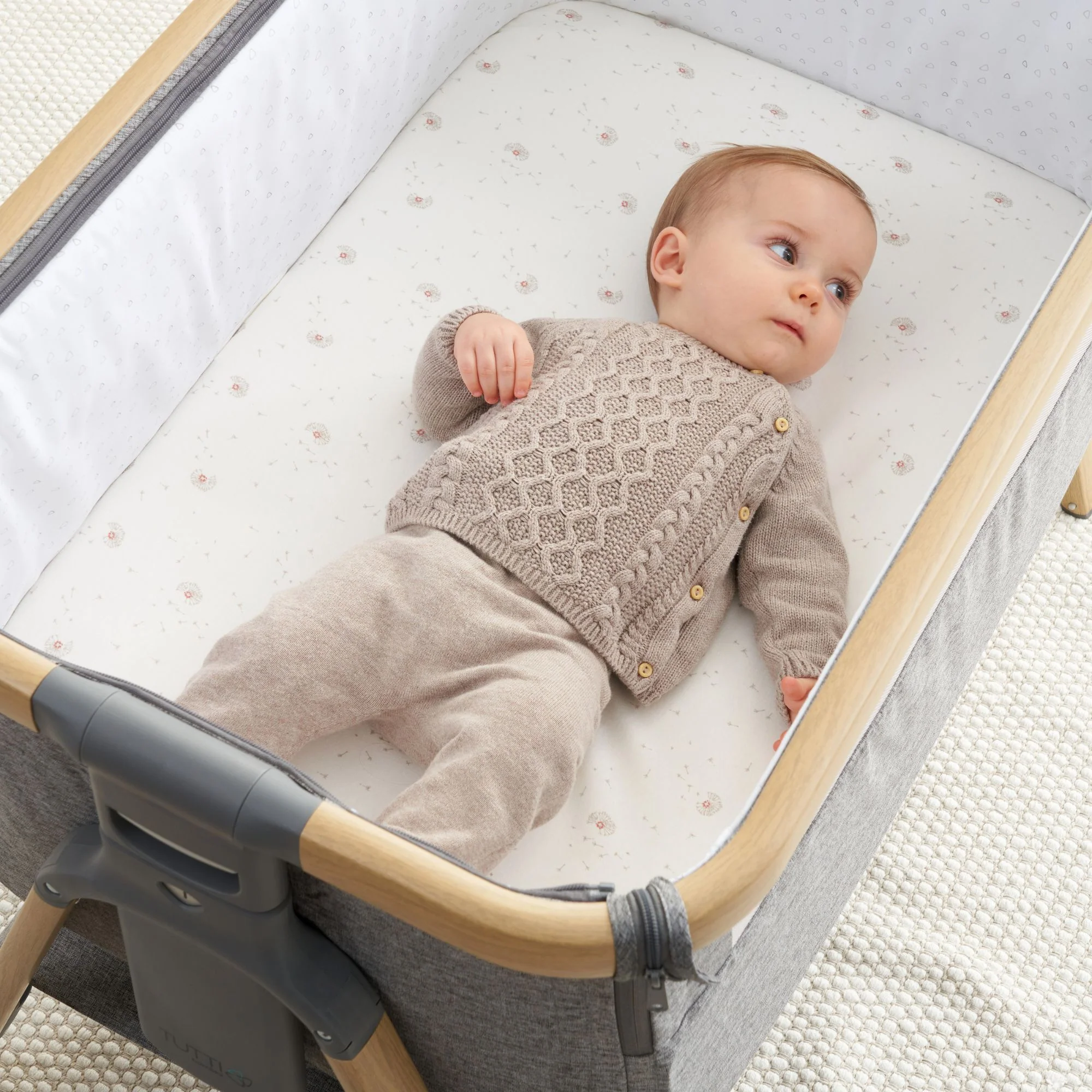 CoZee Bedside Crib Bundle - Image 4