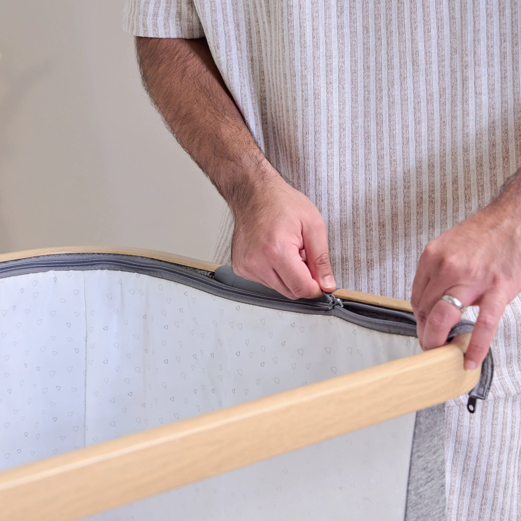 CoZee Bedside Crib - Image 5
