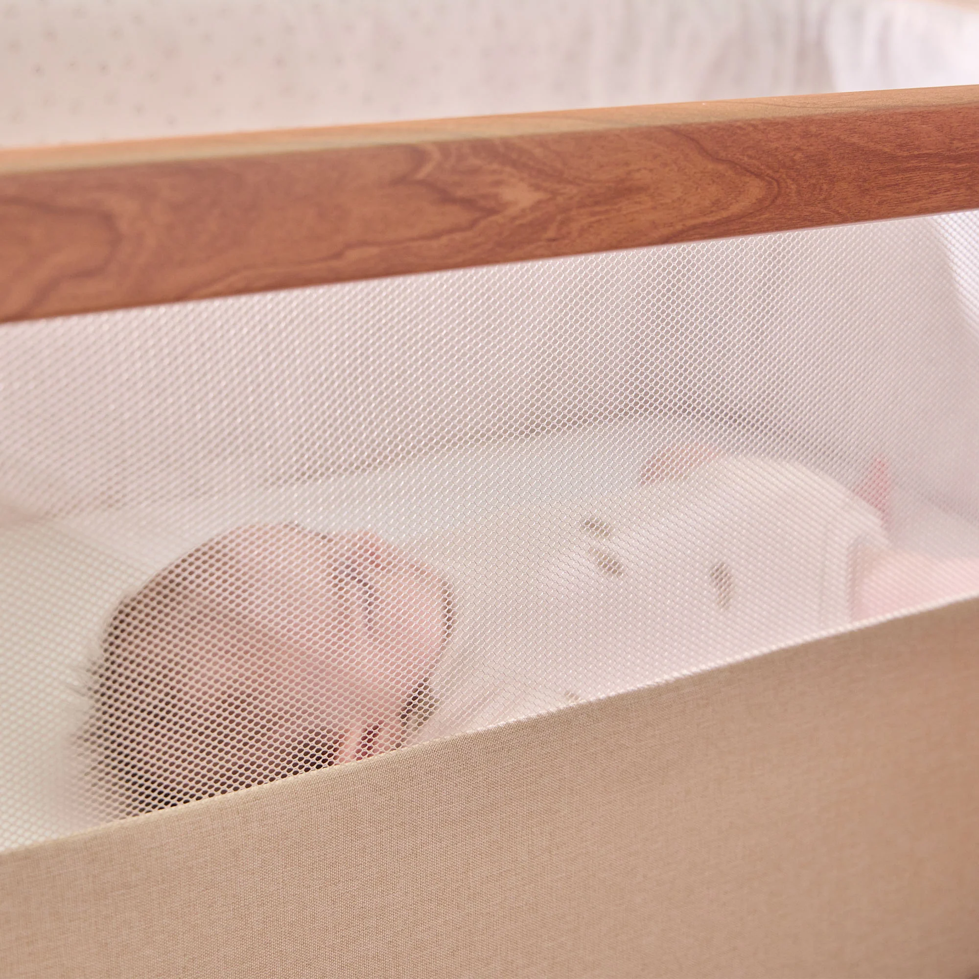 CoZee Bedside Crib - Image 6