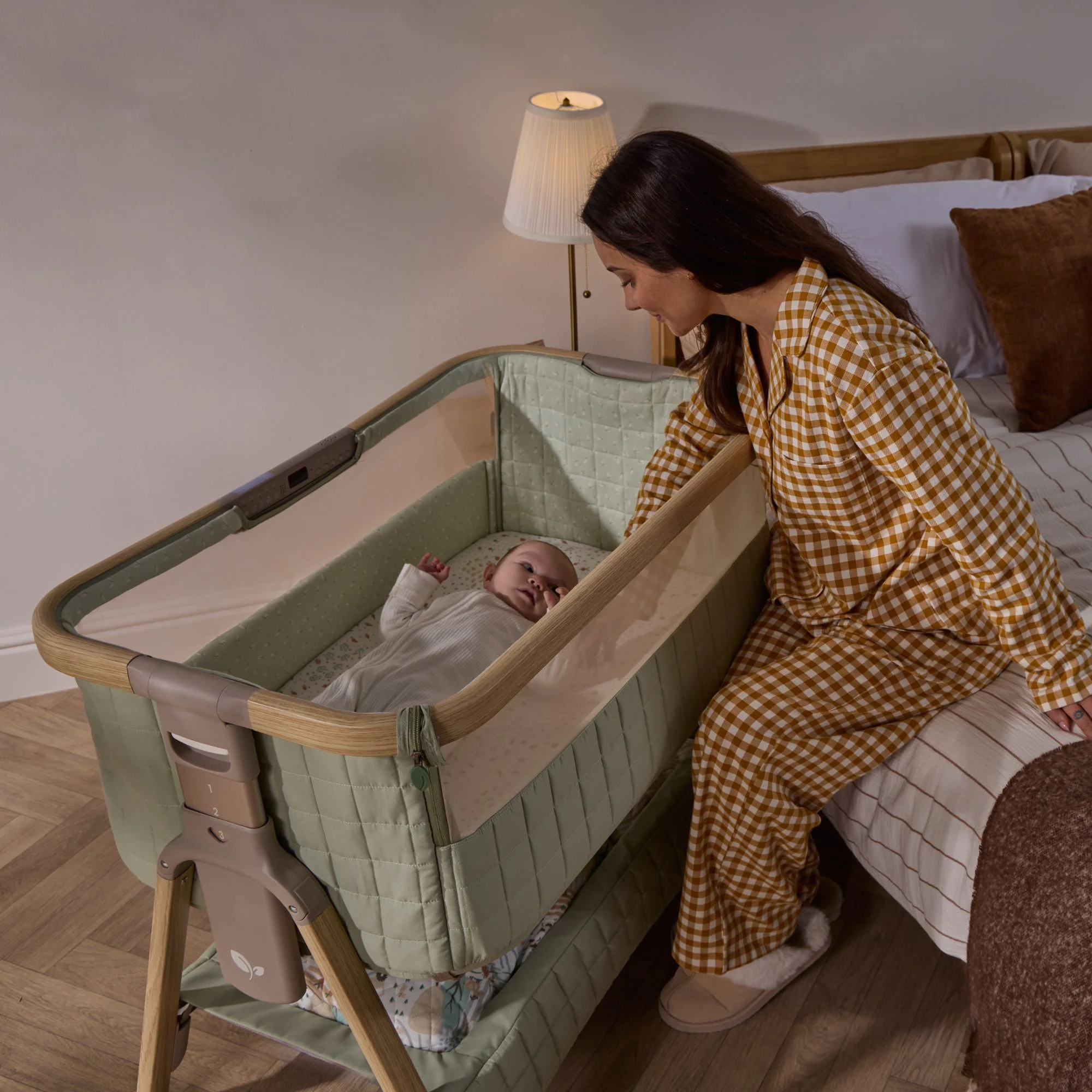 CoZee Sense Bedside Crib - Image 4