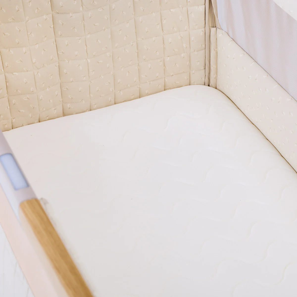 CoZee Sense Bedside Crib - Image 13
