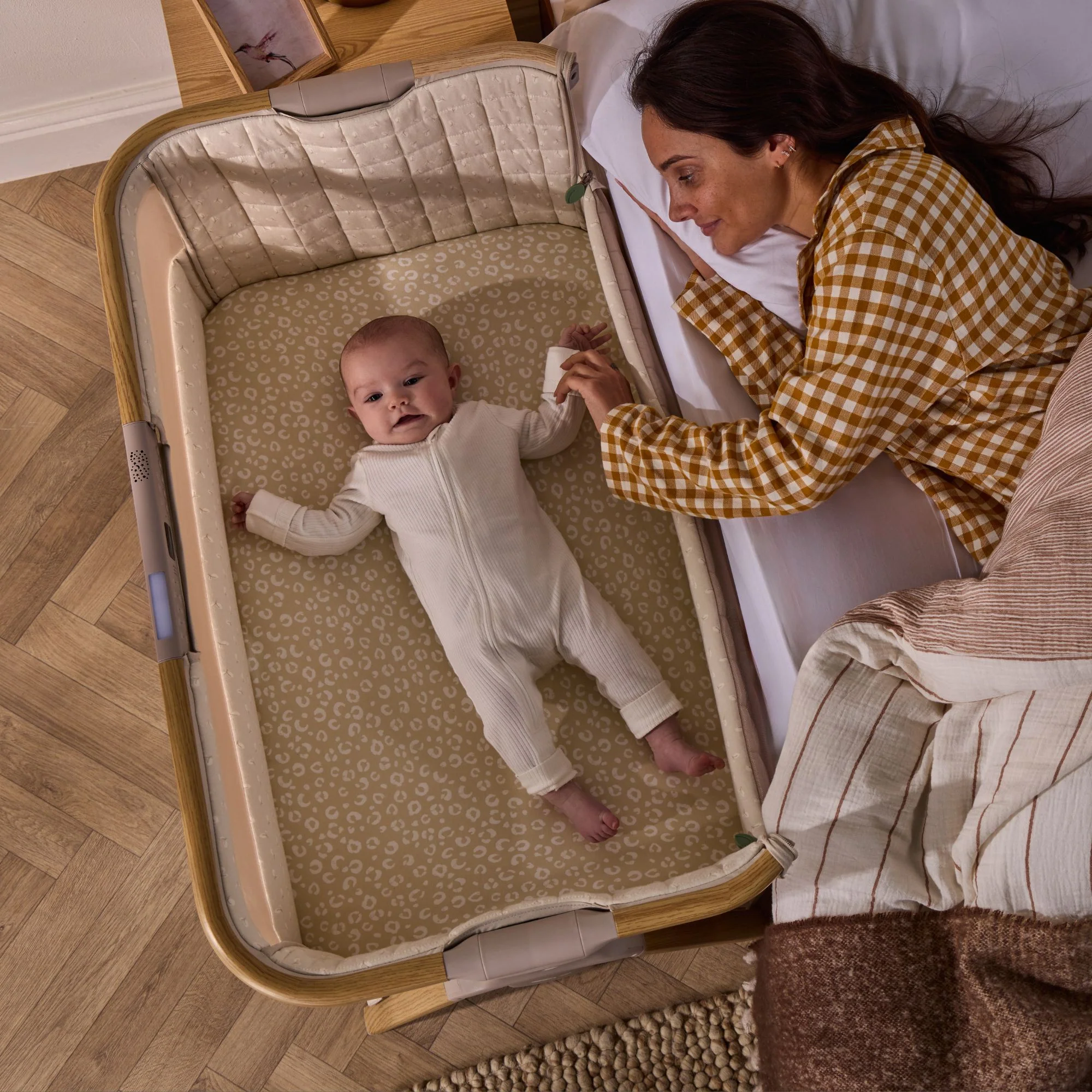 CoZee Sense Bedside Crib - Image 4
