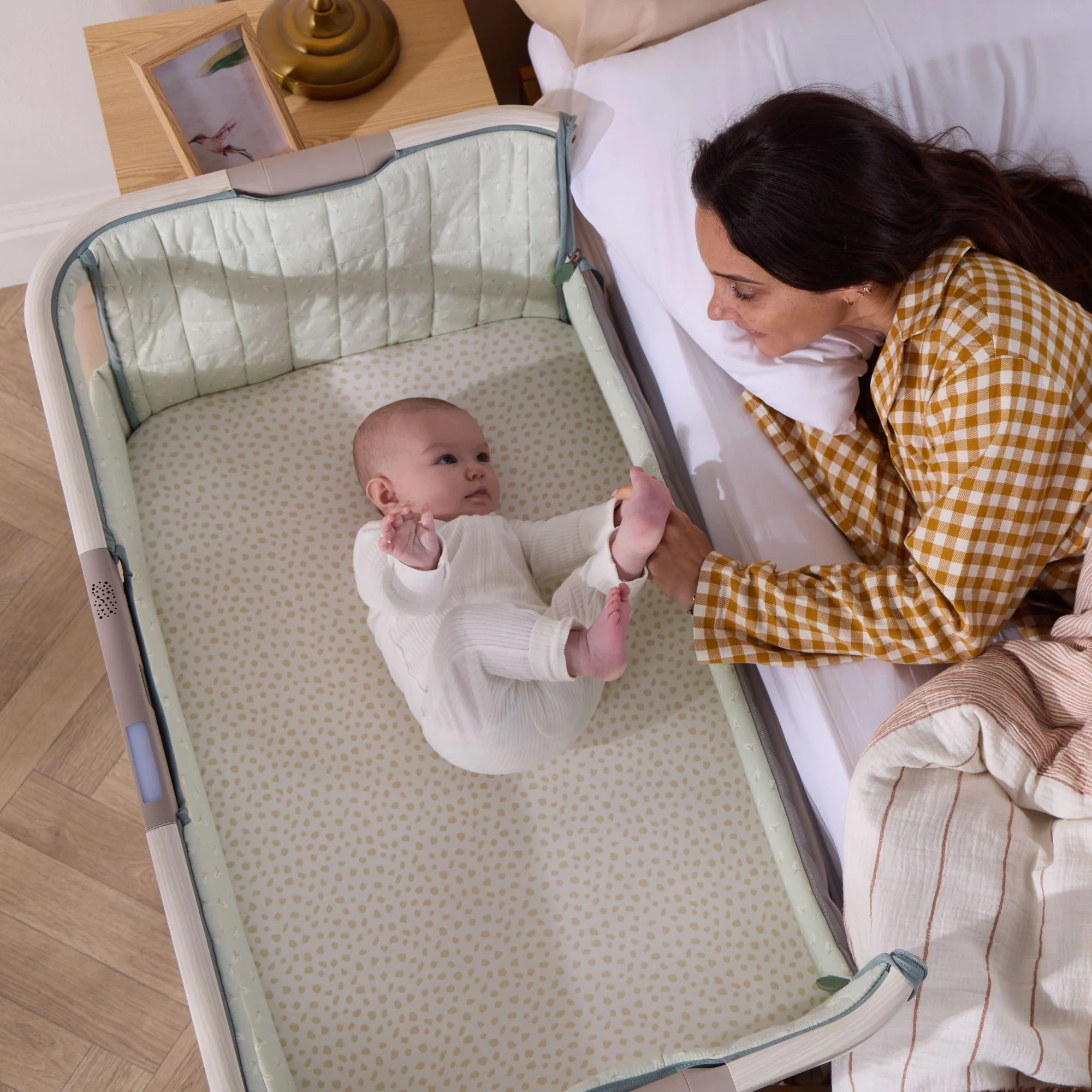 CoZee Sense Bedside Crib - Image 4