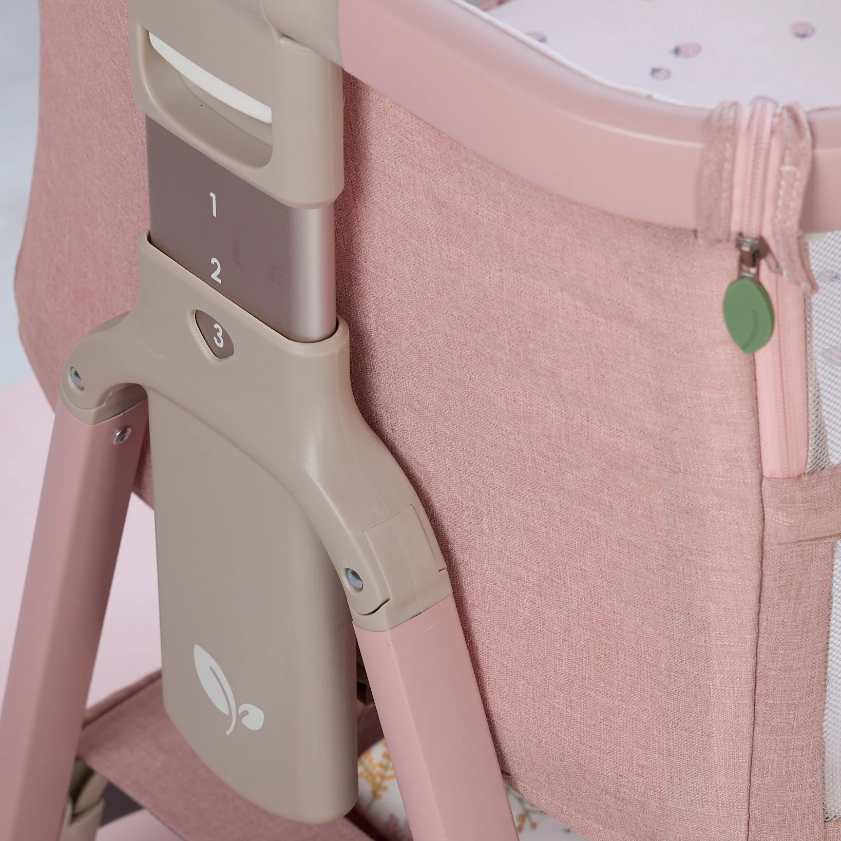 CoZee Zen Bedside Crib - Image 9