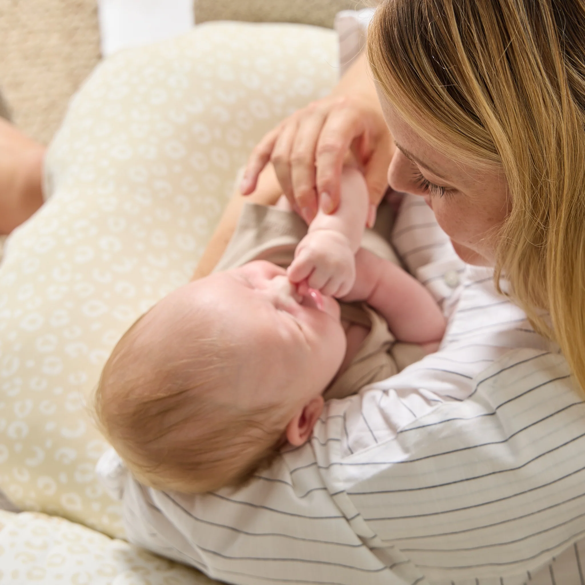 Feeding Pillow - Image 4