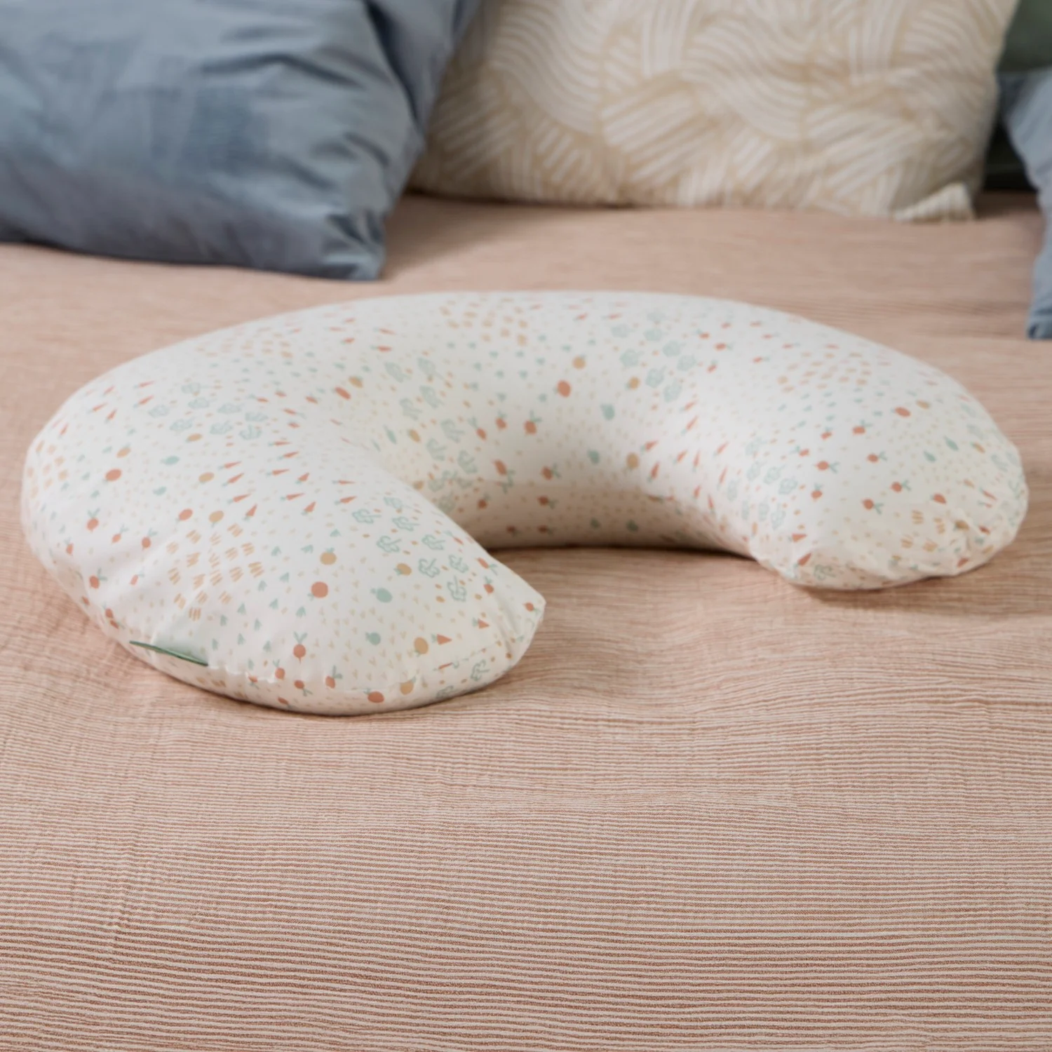 Feeding Pillow - Image 3
