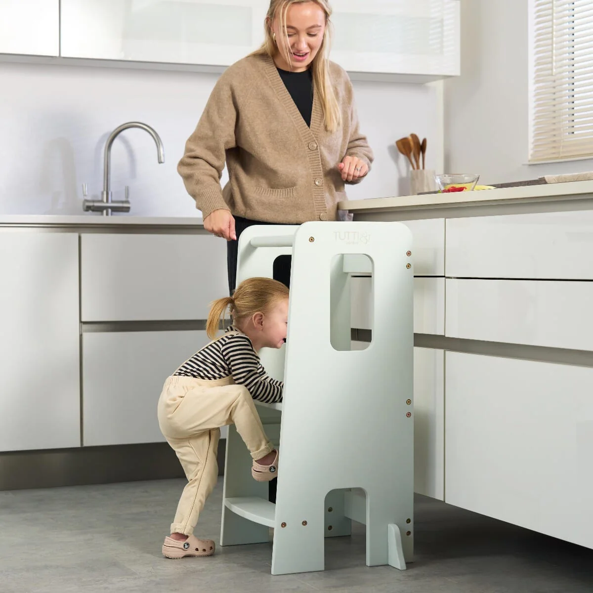 Helping Hands Montessori Toddler Learning Tower - Image 4