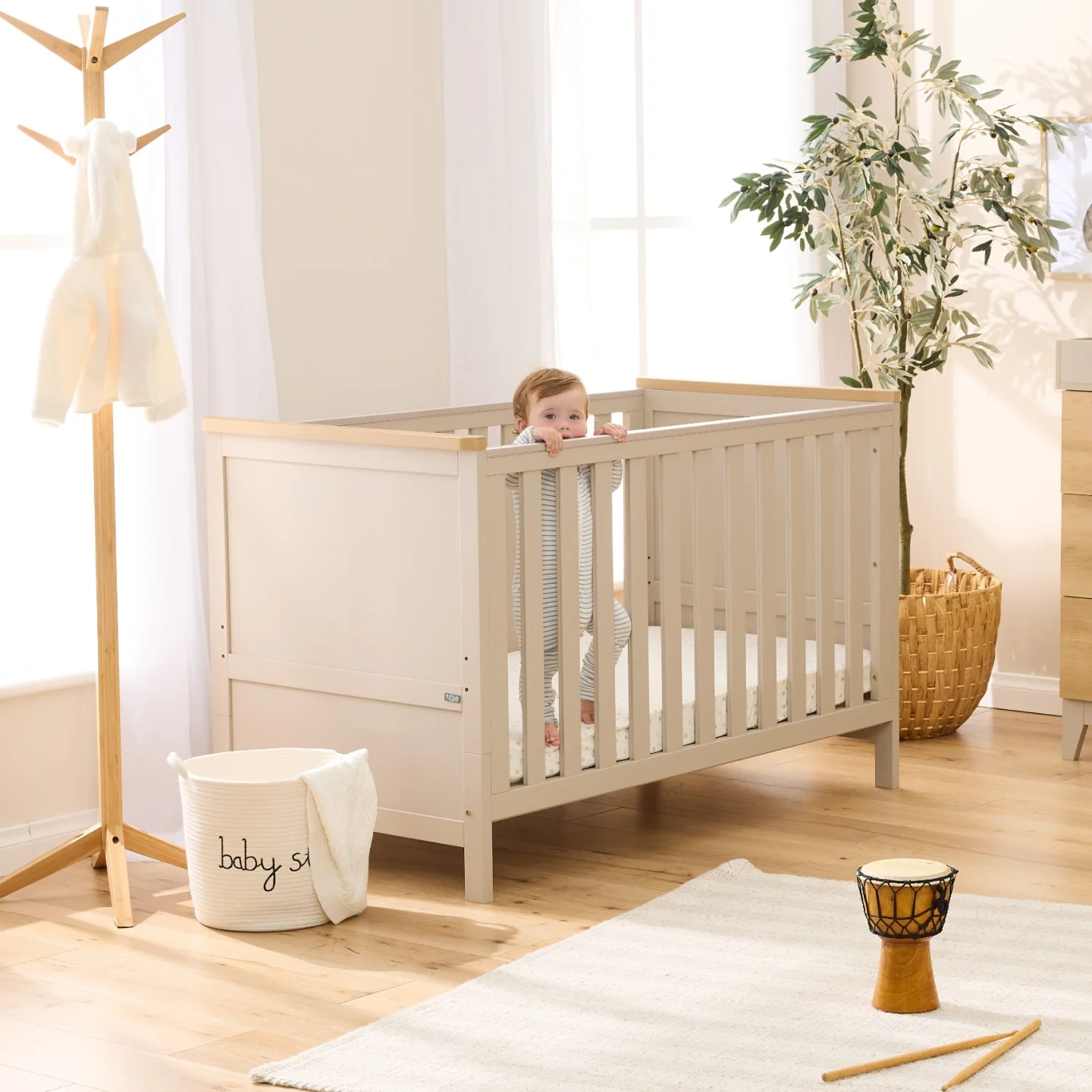 Misha & Hallee 2 Piece Room Set - Image 3