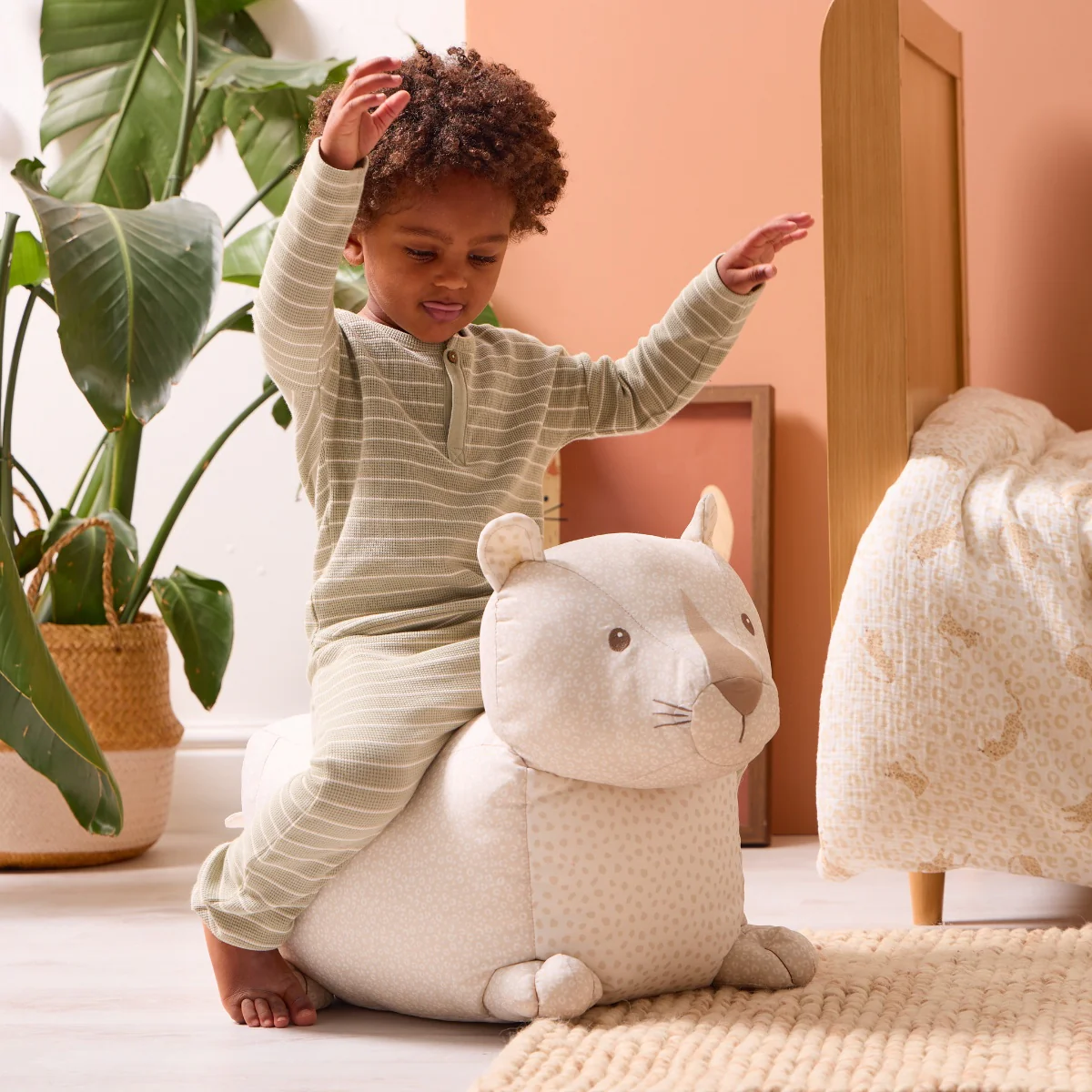Ride-On Larry Leopard Beanbag - Image 3