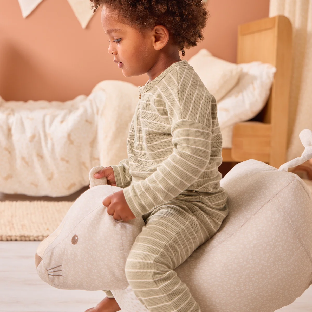 Ride-On Larry Leopard Beanbag - Image 4