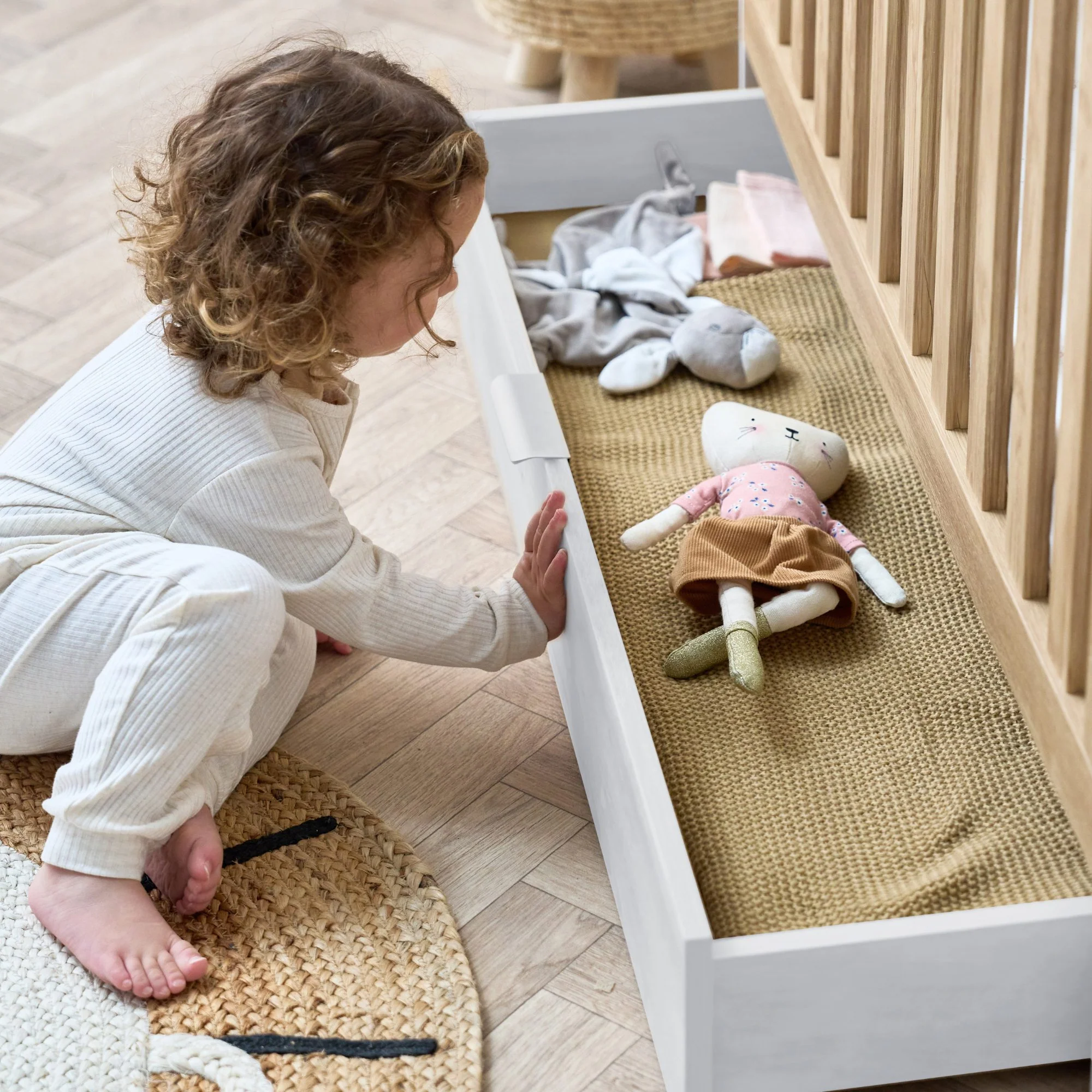 Riley Mini Cot Bed with Drawer - Image 11
